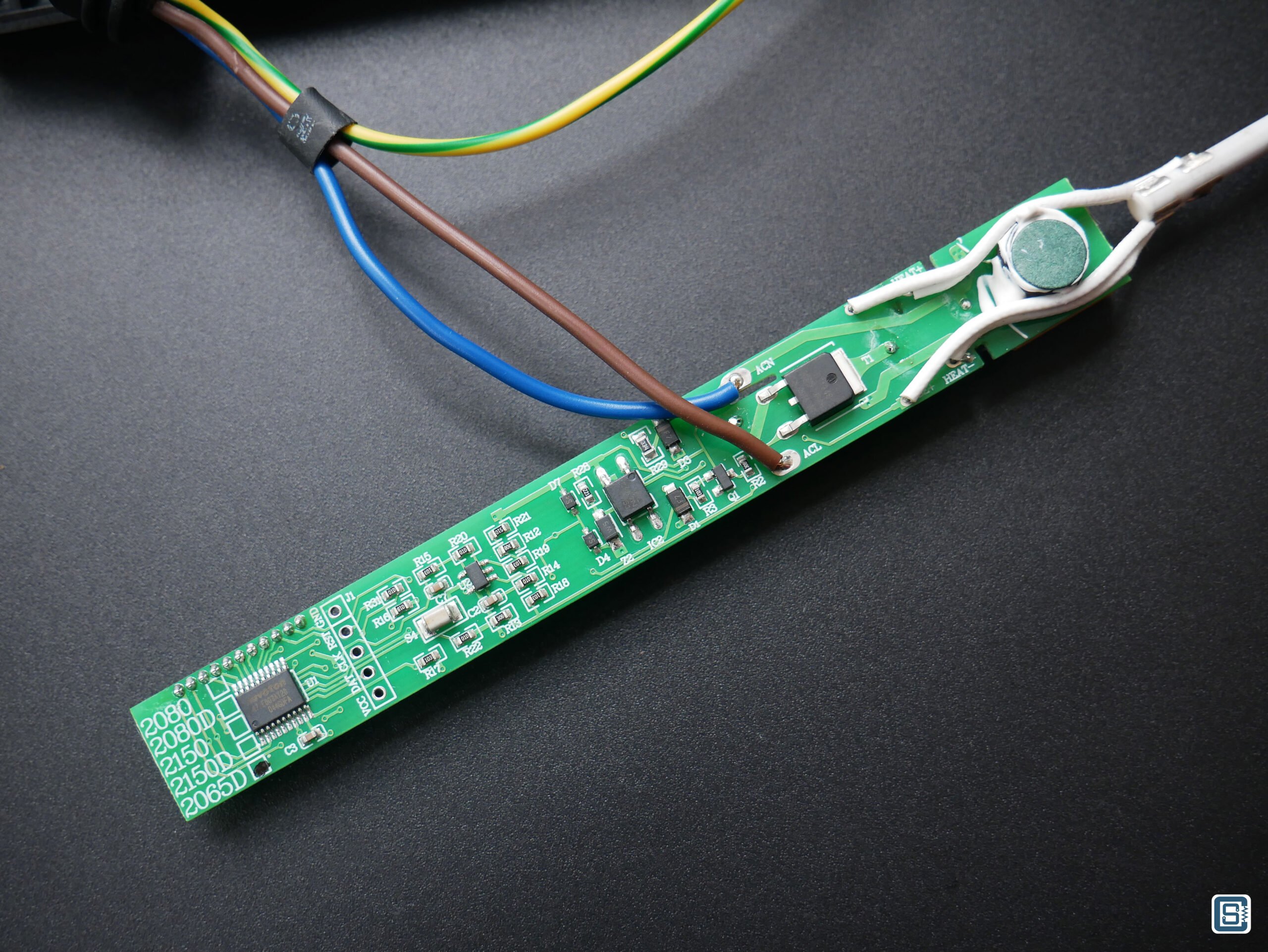 Atten-ST-2065D-Digital-Temperature-Controlled-Soldering-Iron-Review-and-Teardown-PCB-Bottom-Side-CIRCUITSTATE-Electronics-01
